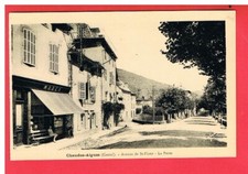 CPA - CHAUDES AIGUES -  15 -  AVENUE DE SAINT FLOUR - LA POSTE - COMMERCE MODES 