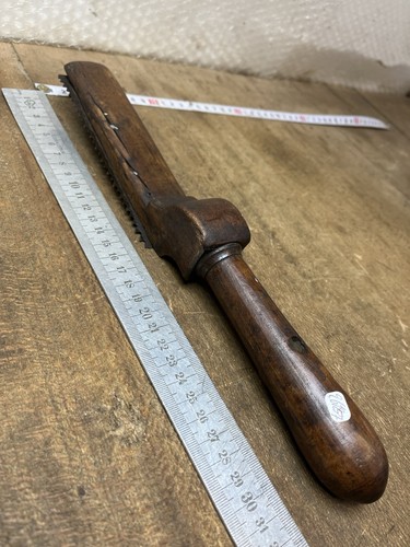 Scie bois outil - bois, ancien