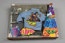 ZB644 Mattel Jouet C1265 Habillages Mode Flavas Tika blouson telephone canette