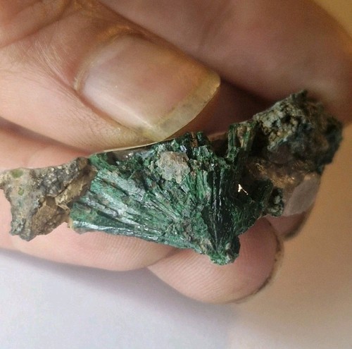 Acicular malachite gr - acicular,
