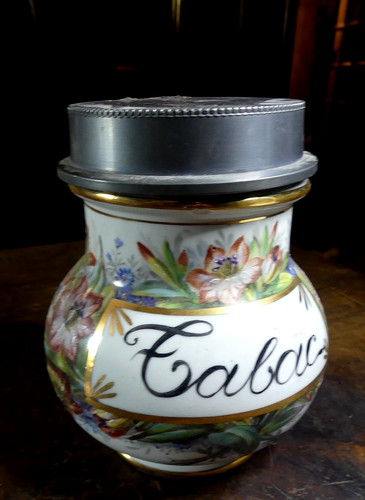 Pot tabac en porcelaine - pot,