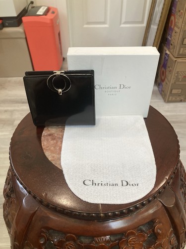 Pre loved authentic christian - authentic,