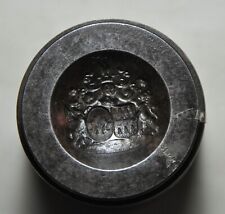 Boutons -  MATRICE de bouton aux armes heaume et couronne ailée 3 points