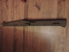 Montant central de porte pour