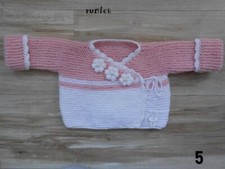 brassière cache coeur bébé en laine , cadeau naissance  bebe