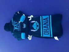 Bonnet avec gants et écharpe