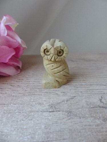 Figurine chouette sculptée - , en