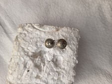 paire d'anciens boutons de