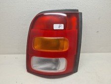 Feu arrière passager pour nissan micra essence de 2000
