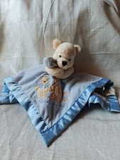 Doudou plat Bleu WINNIE THE POOH bord satin DISNEY STORE comme Neuf