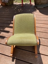 Repose-pieds vintage pliant en bois et tissu vert – Design années 60/70