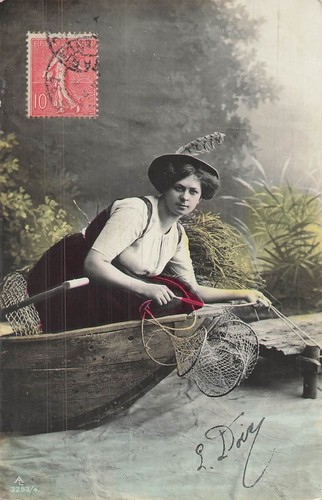 Femme chapeau plume la - cp,