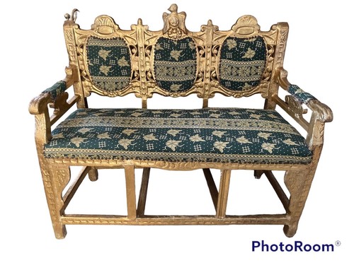 Majestueux canapé doré