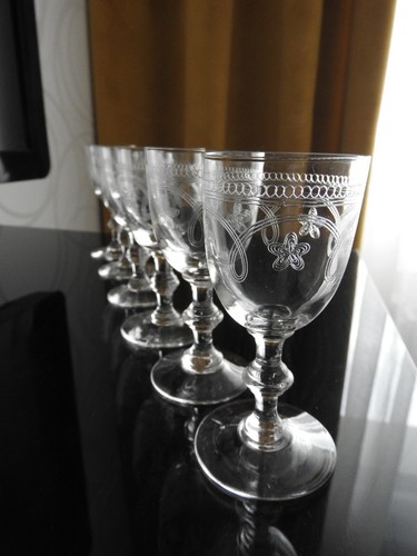 Anciens verres pied en - a,