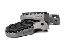 JEU DE REPOSE-PIEDS AKRAPOVIC