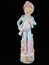 ANCIEN SUJET BISCUIT JEUNE HOMME AU FUSIL   HAUT 19.5 CM B13 COLLECTION  VITRINE