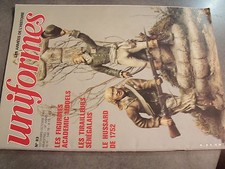 µ? Revue Uniformes n°83