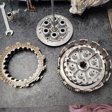 embrayage complet avec sa cloche et ses disques pour 640 KTM LC4