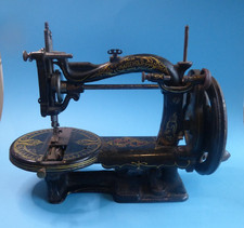 LA CANADIENNE ? / household ancienne machine à coudre 19eme année 1880 En Fonte