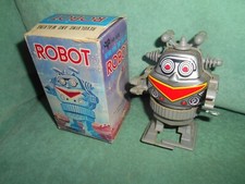 ROBOT JOUET ANCIEN EN TÔLE