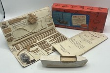 Maquette bois Navire PIRATE BRIG CONSTRUCTO Maritima R-409 au 1:180? A FINIR