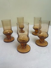 Superbe service à liqueur en verre moulé ambré de style art déco