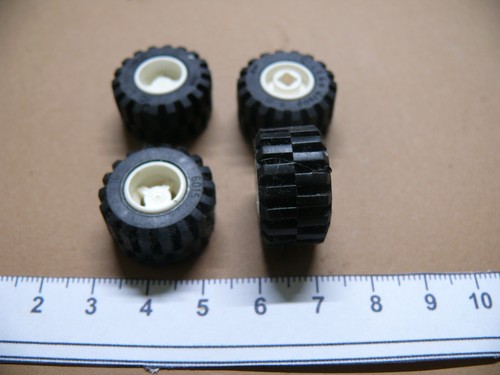 Lego white wheel 11mm d - x,
