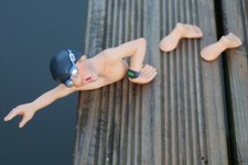 PRO47 FIGURINE NAGEUR HOMME