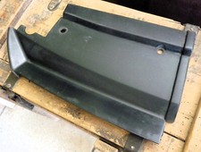 Peugeot 607 cache plastique capot moteur avant gauche equipement voiture