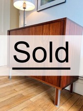 "Super top" de l'éditeur danois Nipu Møbler, design Marius Byrialsen Palissandre