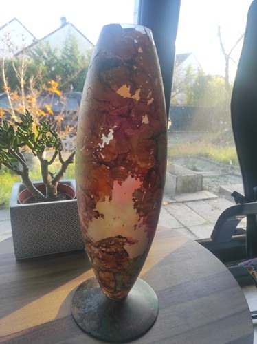 Grand vase forme atypique - , et