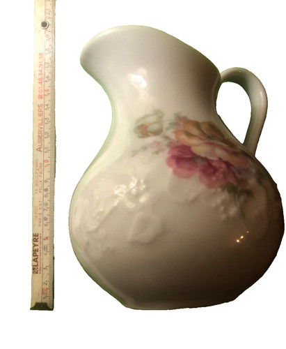Petit pichet motif floral - à,