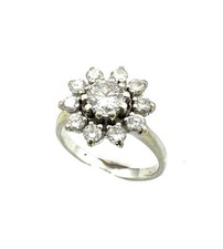 MAGNIFIQUE BAGUE OR 18 CARATS - 3,81 g - Fleur en diamants 1,10 carat