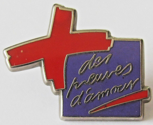 Pin croix rouge preuves - pin's,