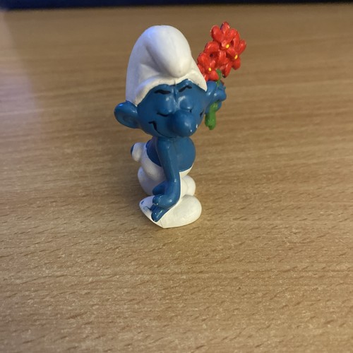 Figurine schtroumpf fleur peyo - fleur,