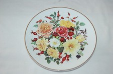Assiette En Porcelaine
