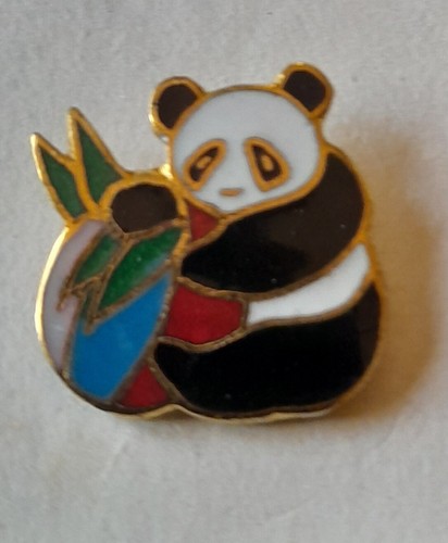 Pin chine panda feuillage - pin's,