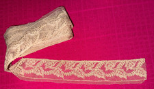 Dentelle ancienne tulle brodé 300 cm x hauteur 5 cm