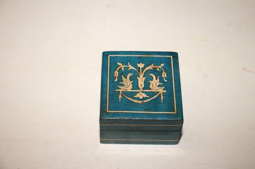 Ancienne boite timbres en - ancienne, à