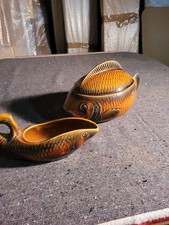 SOUPIÈRE DE POISSON ET SAUCIÈRE