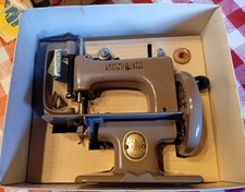 Superbe Machine a coudre SINGER  Jouet d enfant  années 50/60