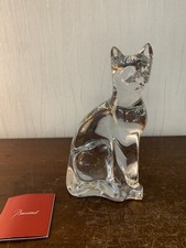 Chat assis GM en cristal de