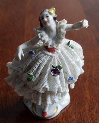 Figurine danseuse - , en