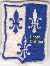 Insigne tissus non identifié : 3 fleurs de Lys bi-parti Bleu & Blanc - 65 x 45mm