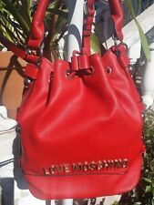 Superbe Sac Rouge LOVE MOSCHINO Tres Bon État Hauteur 28cm Largeur 32 Cm Environ