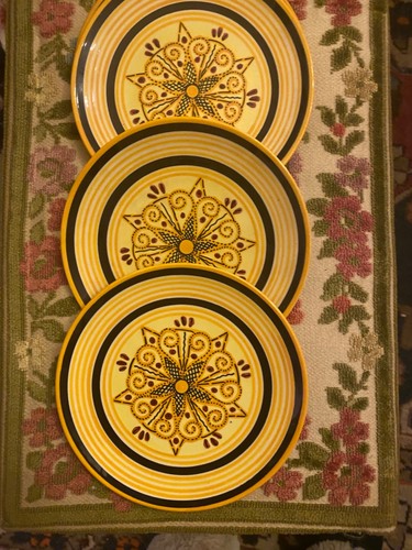 Anciennes assiettes - ,