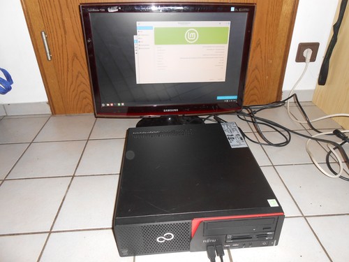 Fujitsu esprimo e720 e85 - esprimo, e85+