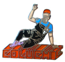 Pin's Pin émail - COLUCHE