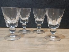 4 Verres à Vin, eau en