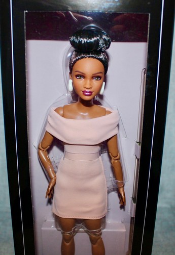 Barbie signature basics model - signature,